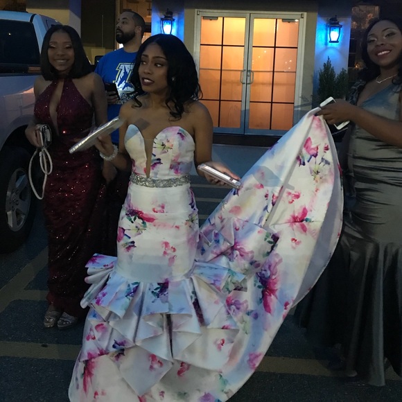 SOLD Rachele Allen floral dress - Picture 8 of 8